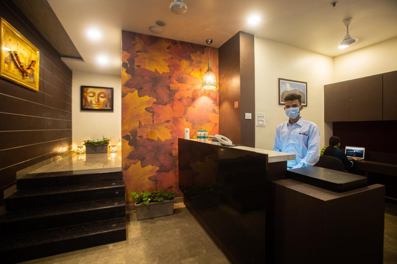 Hotel Singh`s By WB Inn, Vashi, Navi Mumbai Bagian luar foto