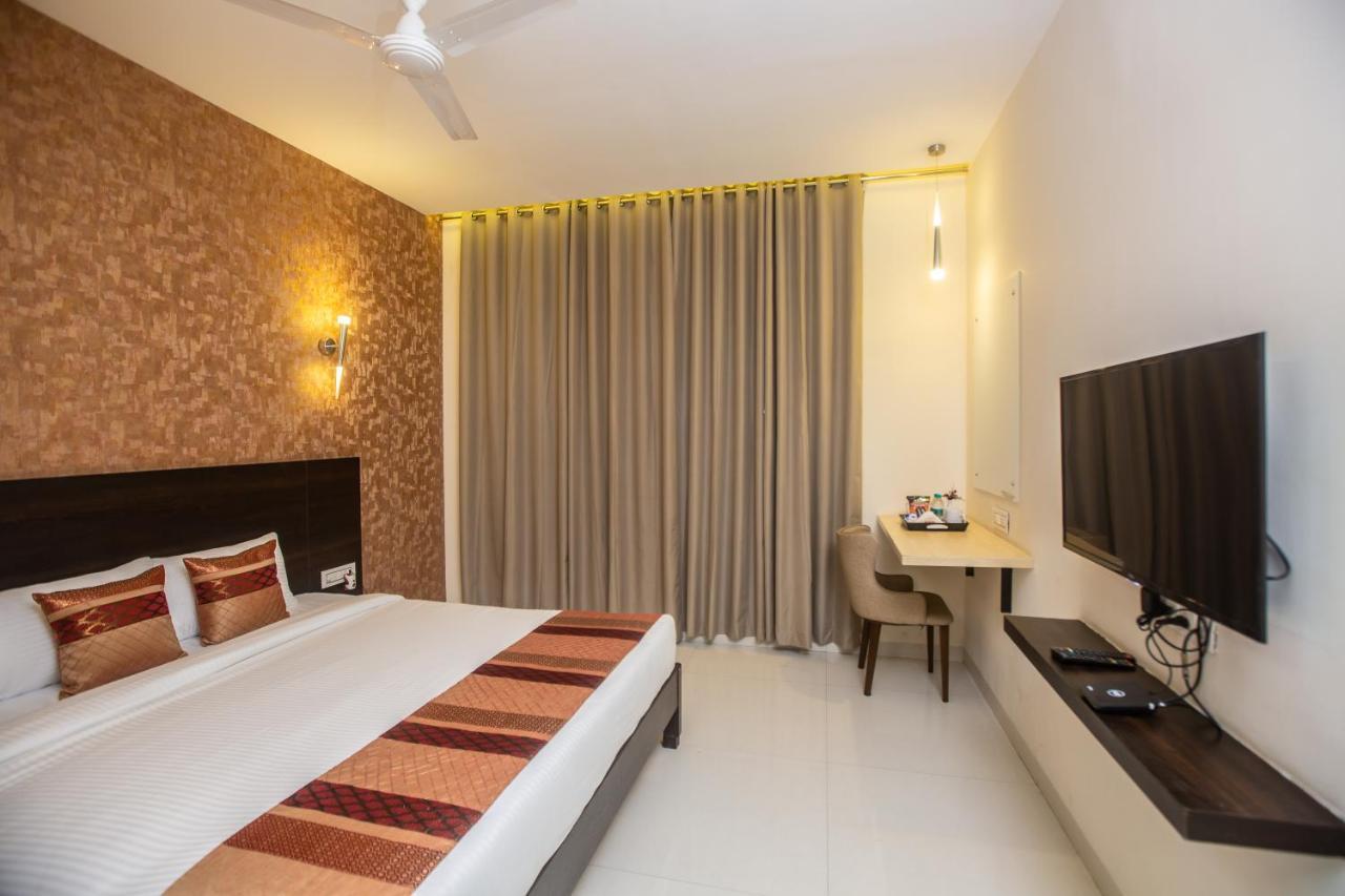 Hotel Singh`s By WB Inn, Vashi, Navi Mumbai Bagian luar foto