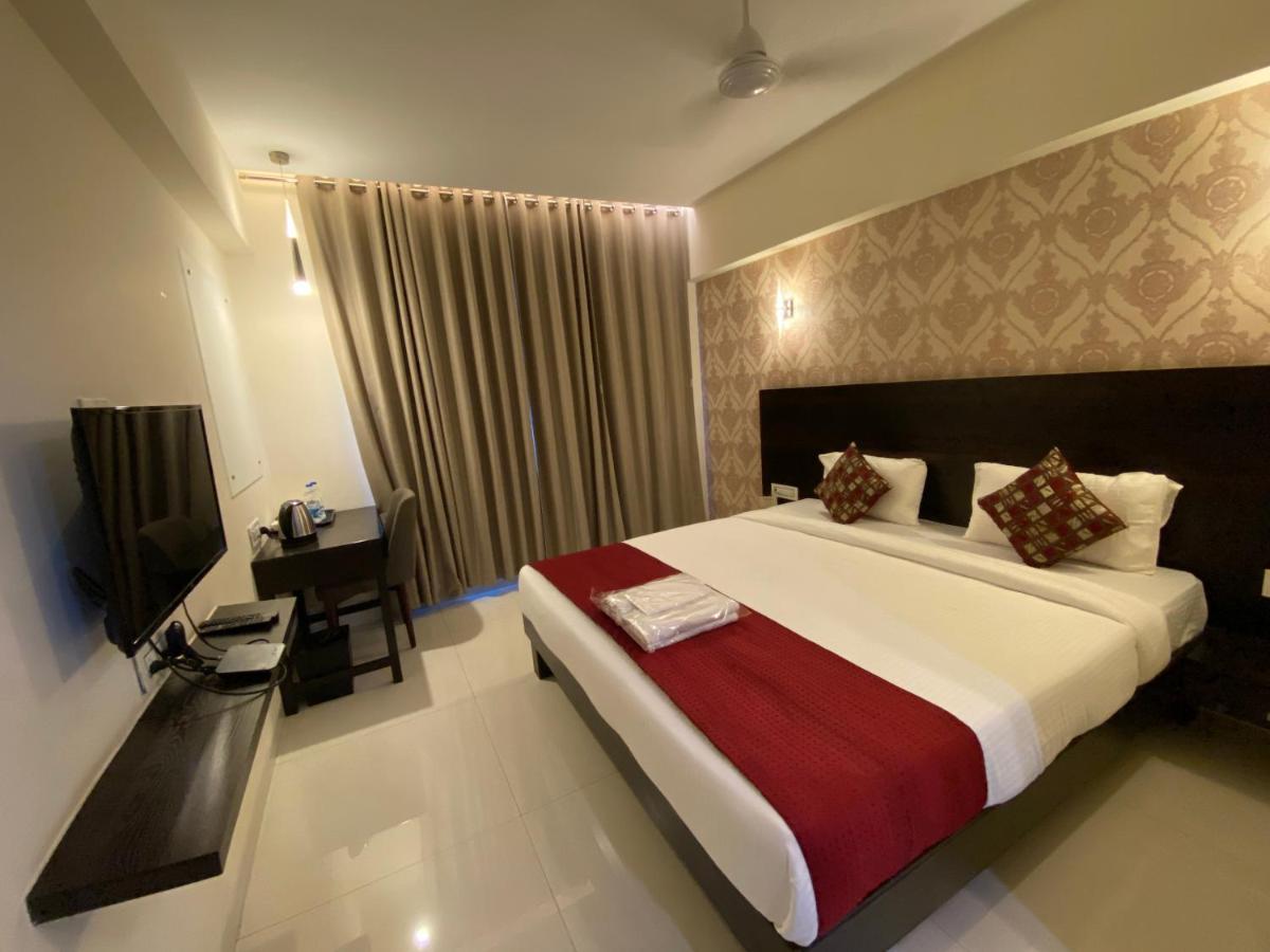 Hotel Singh`s By WB Inn, Vashi, Navi Mumbai Bagian luar foto