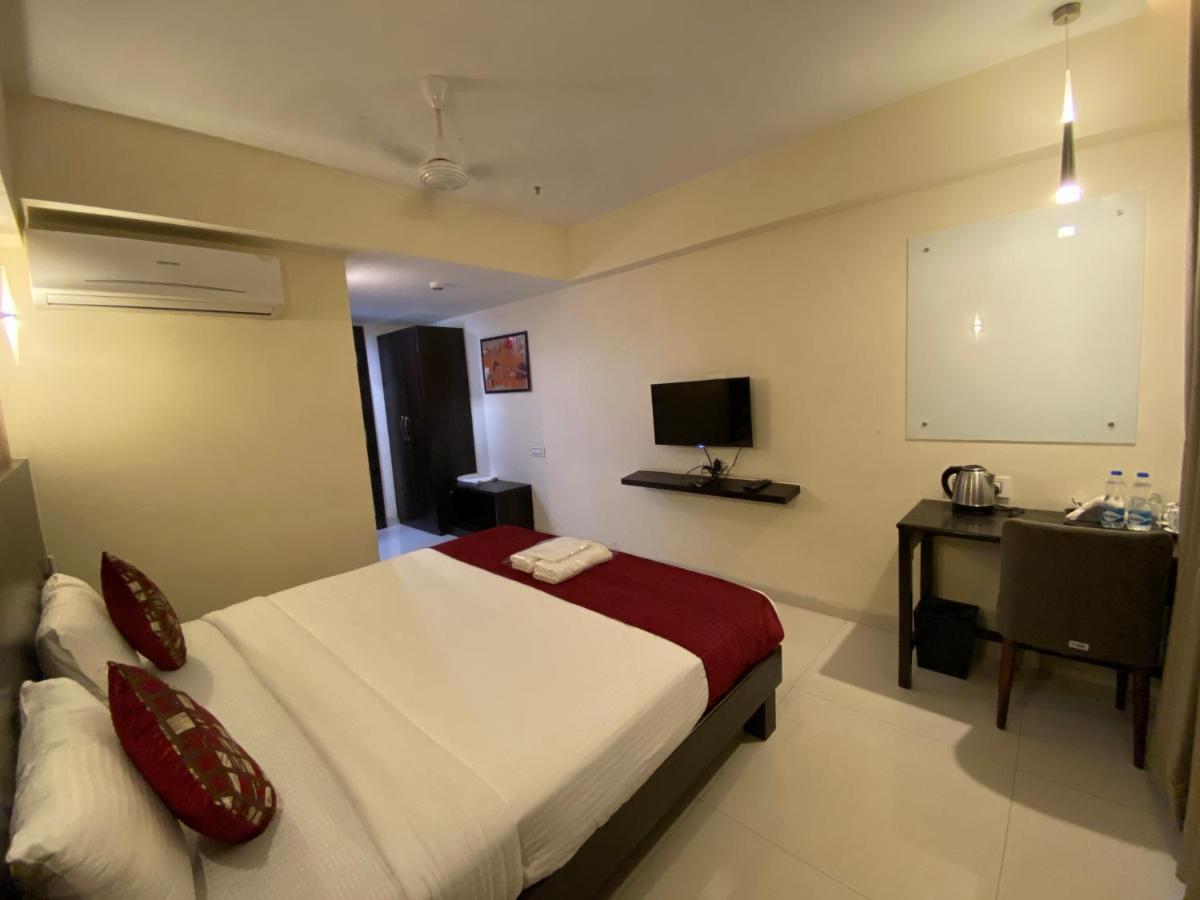 Hotel Singh`s By WB Inn, Vashi, Navi Mumbai Bagian luar foto