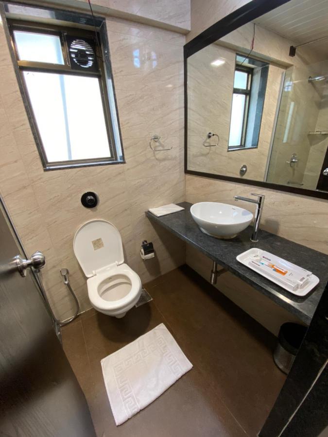 Hotel Singh`s By WB Inn, Vashi, Navi Mumbai Bagian luar foto