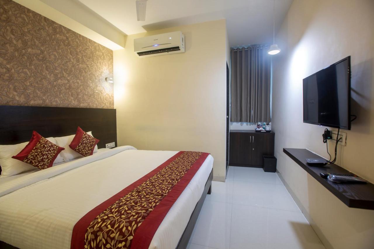 Hotel Singh`s By WB Inn, Vashi, Navi Mumbai Bagian luar foto