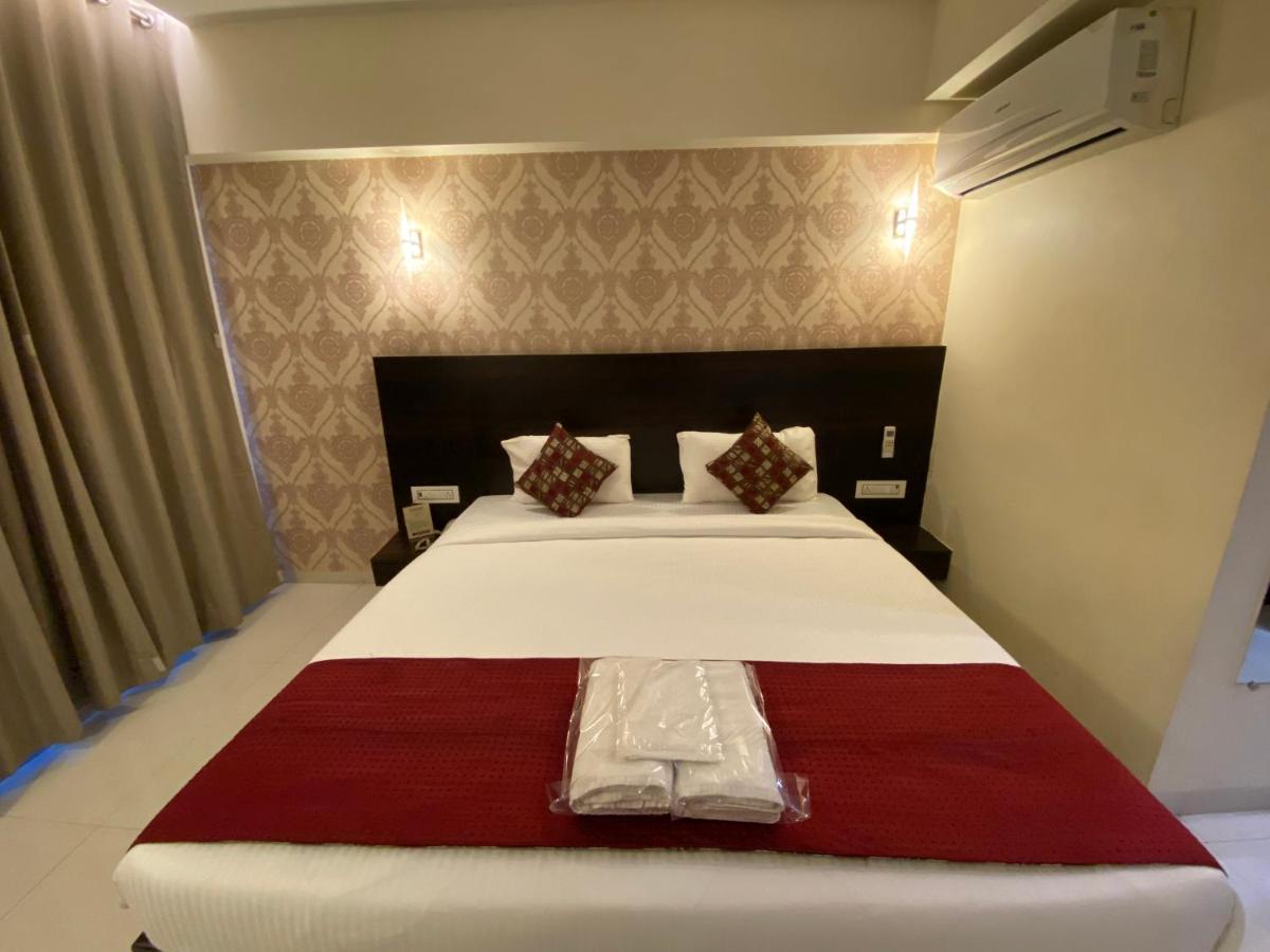 Hotel Singh`s By WB Inn, Vashi, Navi Mumbai Bagian luar foto