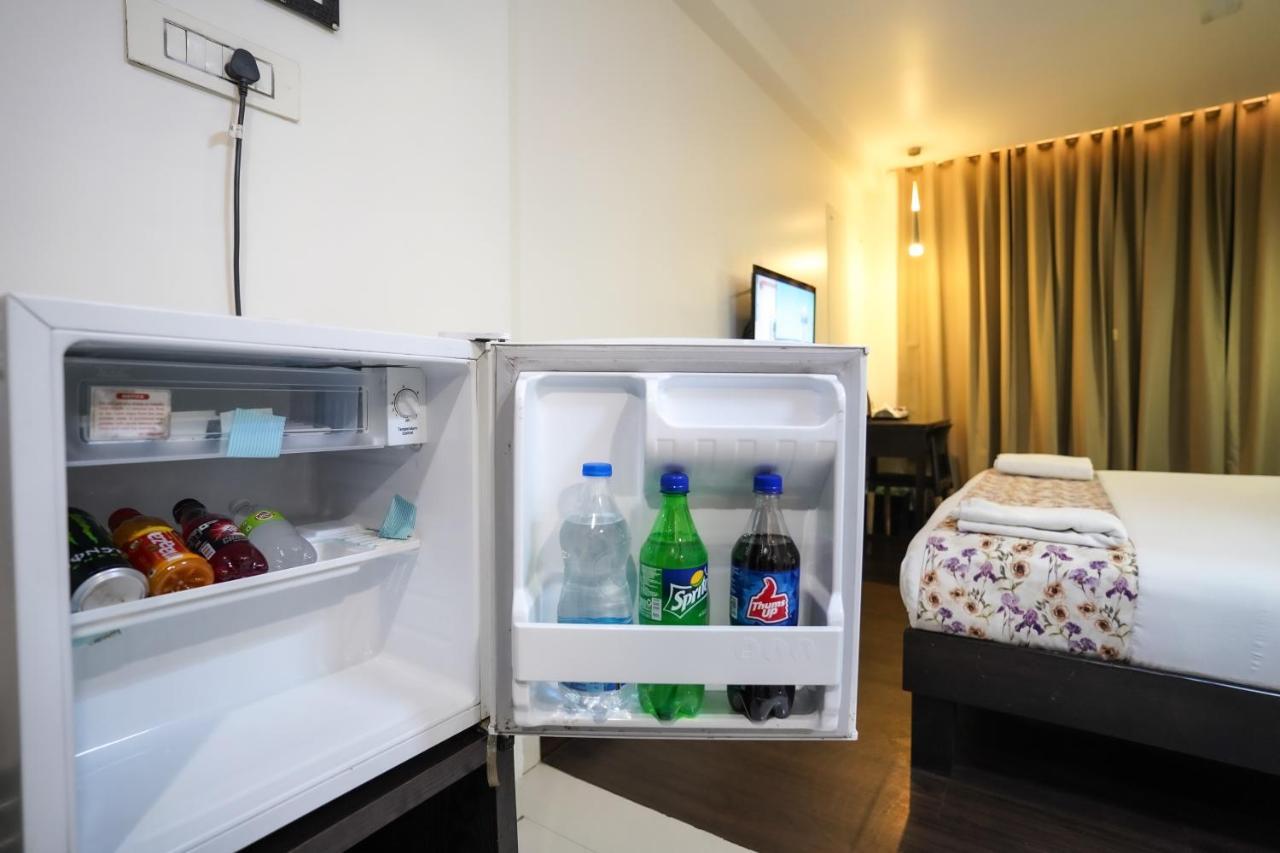 Hotel Singh`s By WB Inn, Vashi, Navi Mumbai Bagian luar foto
